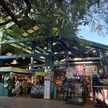Kihei Kalama Village - Outdoor market - Shopping Centers Near Me - Kihei, Hawaii Kihei Kalama Village - Outdoor market - Shopping Centers Near Me - Kihei, Hawaii