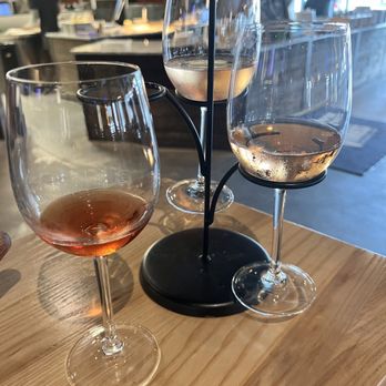Hoppin' Vines - Rose flight - Pizza Near Me - Cincinnati, Ohio