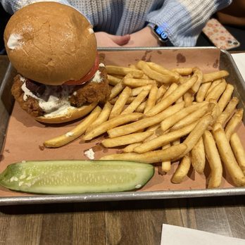Taino Smokehouse - Chicken sandwich - Barbeque Near Me - Middletown, Connecticut Taino Smokehouse - Chicken sandwich - Barbeque Near Me - Middletown, Connecticut
