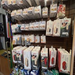 Alex’s Comfort Shoes - Good selection of toe protectors, supports, and pads.