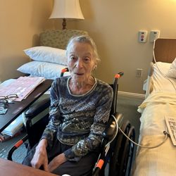 Vi at Palo Alto - Mom in recouperation after hip replacement