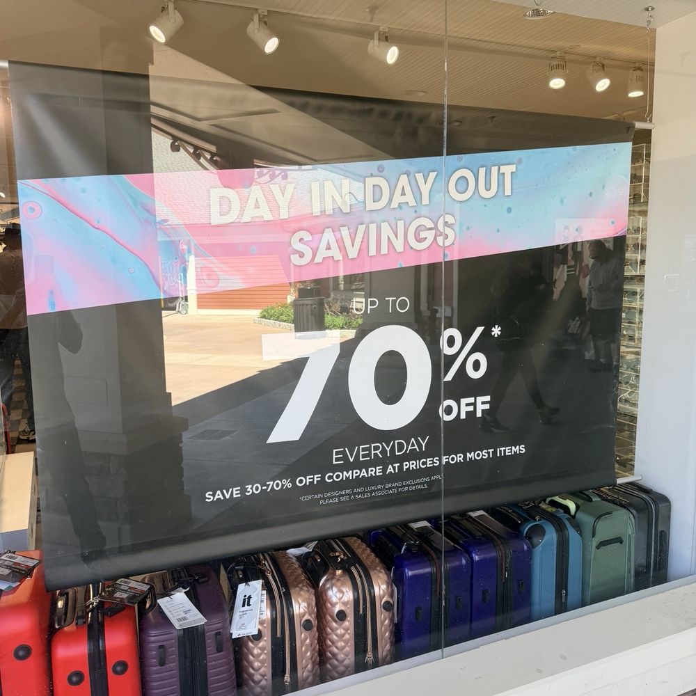 Bloomingdale's - Outlet Stores Near Me - Central Valley, New York Bloomingdale's - Outlet Stores Near Me - Central Valley, New York