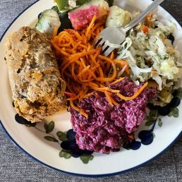 Salad combo went great with my leftover meatloaf. Salad combo went great with my leftover meatloaf.