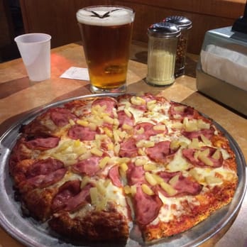 Toppers Pizza Place - 805 Beer & a Large Canadian Bacon & Pineapple Pizza - Pizza Near Me - Oxnard, California Toppers Pizza Place - 805 Beer & a Large Canadian Bacon & Pineapple Pizza - Pizza Near Me - Oxnard, California