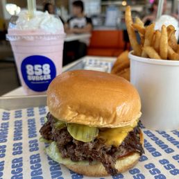 sale:ハンバーガーショップ 858 BURGER (@858burger) · San Diego, CA