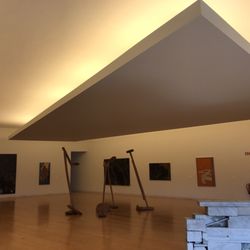 Museu de Arte Contemporânea Nadir Afonso - Inside smaller exhibit room