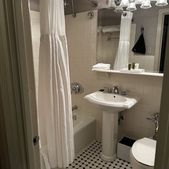 Hilton Cincinnati Netherland Plaza - Bathroom (note a lightbulb was out and remained out the entire stay) - Hotels Near Me - Cincinnati, Ohio Hilton Cincinnati Netherland Plaza - Bathroom (note a lightbulb was out and remained out the entire stay) - Hotels Near Me - Cincinnati, Ohio