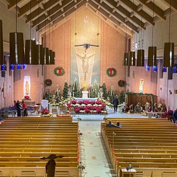 St Theresa's Church - The church decorated for Christmas - Churches Near Me - Kenilworth, New Jersey St Theresa's Church - The church decorated for Christmas - Churches Near Me - Kenilworth, New Jersey