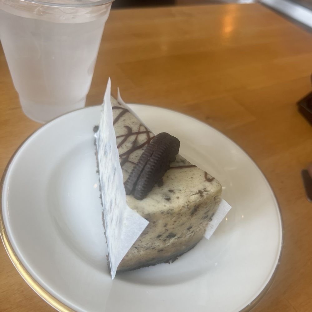 Amighettis - Oreo cheesecake - Italian Near Me - Saint Louis, Missouri