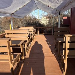 Charcoal Style - Covered outdoor seating