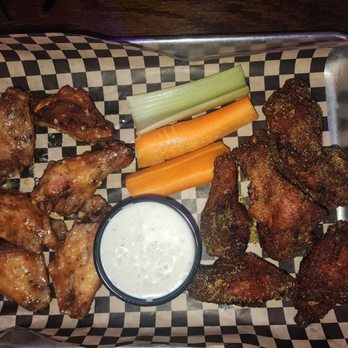Horseshoe Tavern - Tavern Wings- Full Order - New American Near Me - Morristown, New Jersey Horseshoe Tavern - Tavern Wings- Full Order - New American Near Me - Morristown, New Jersey