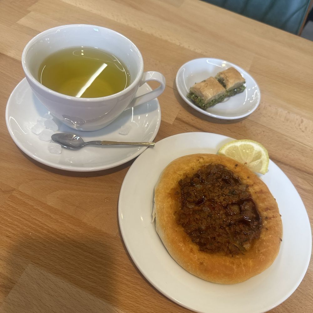 Baklava, pide with meat, chrysanthemum tea Baklava, pide with meat, chrysanthemum tea
