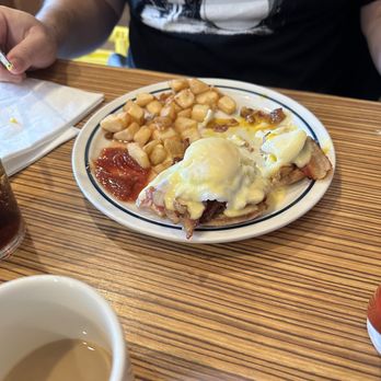 IHOP - Bourbon Bacon Jam Eggs Benedict - Breakfast & Brunch Near Me - DELAND, Florida IHOP - Bourbon Bacon Jam Eggs Benedict - Breakfast & Brunch Near Me - DELAND, Florida