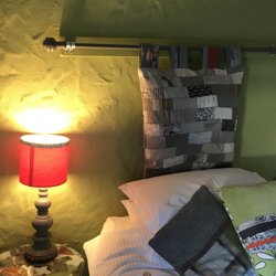 townhead farmhouse - Beautifully appointed twin room with a unique green, orange, and grey color scheme. The bathroom had heated tile floors!