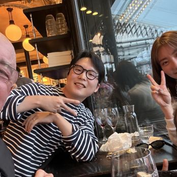 Les Antiquaires - Cute couple from South Korea who we sat next to were also celebrating their anniversary! - Bistros Near Me - Paris, 75