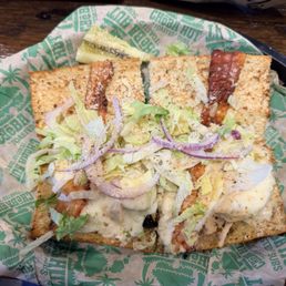 White Widow (garlic herb bread and no tomato)