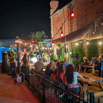 602 on Main - Cocktail Bars Near Me - Bastrop, Texas