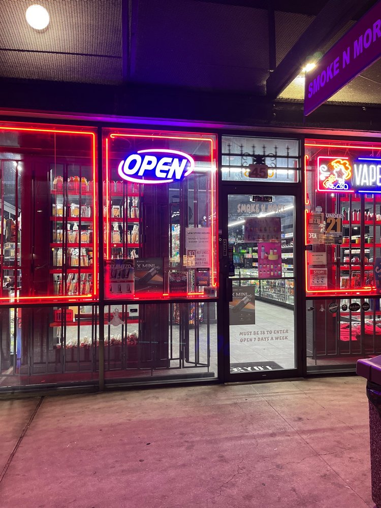 SMOKE N MORE Updated August 2024 10 Photos & 22 Reviews 8450 Fredericksburg Rd, San