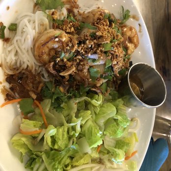 District 6 - Vermicelli salad with spicy shrimp - Gastropubs Near Me - Louisville, Kentucky District 6 - Vermicelli salad with spicy shrimp - Gastropubs Near Me - Louisville, Kentucky