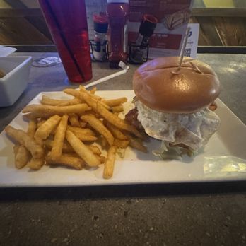 810 Entertainment - Gutter Ball Burger - Bowling Near Me - Myrtle Beach, South Carolina