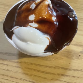Huckleberry Pub - Dessert - Pubs Near Me - Mounds, Illinois
