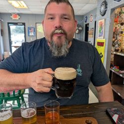 Hops & Growlers - Beer flight and the recommended Wise Man Says, with a perfect head if I may say.