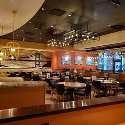 California Pizza Kitchen - Inside