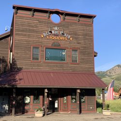 Red Mountain Liquors - Exterior facade