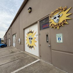 Combs' Coffee - outside