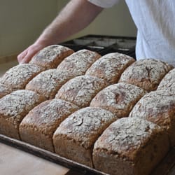 TreppenBäcker Otto Ehrke - Frisches Brot aus dem Dampfbackofen