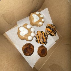 Dog City Bakery - Fresh doggy bake goodies!