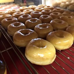 The Donut Palace - Fresh mes glazed doughnuts