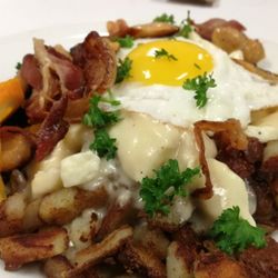 Holiday Country Manor - Breakfast poutine