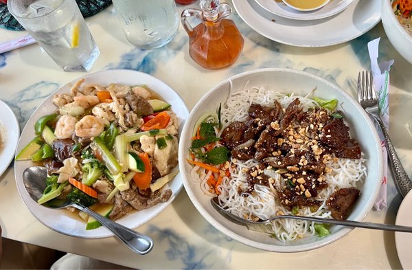 Ling's Asian Cuisine by null