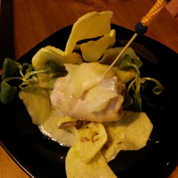 El Convento - Rollo de pollo (3€) - Tapas Bars Near Me - Ronda, Massachusetts