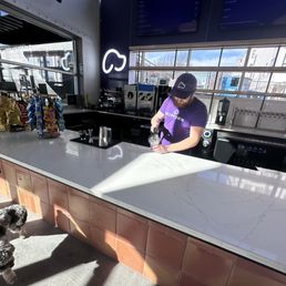 Order drunks and snacks, no alcohol yet... Order drunks and snacks, no alcohol yet...