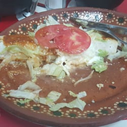 Fonda de Doña Mago - Burritas de pollo deshebrado