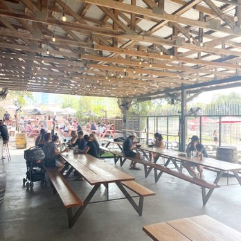 Hold Out Brewing - Patio - Brewpubs Near Me - Austin, Texas Hold Out Brewing - Patio - Brewpubs Near Me - Austin, Texas