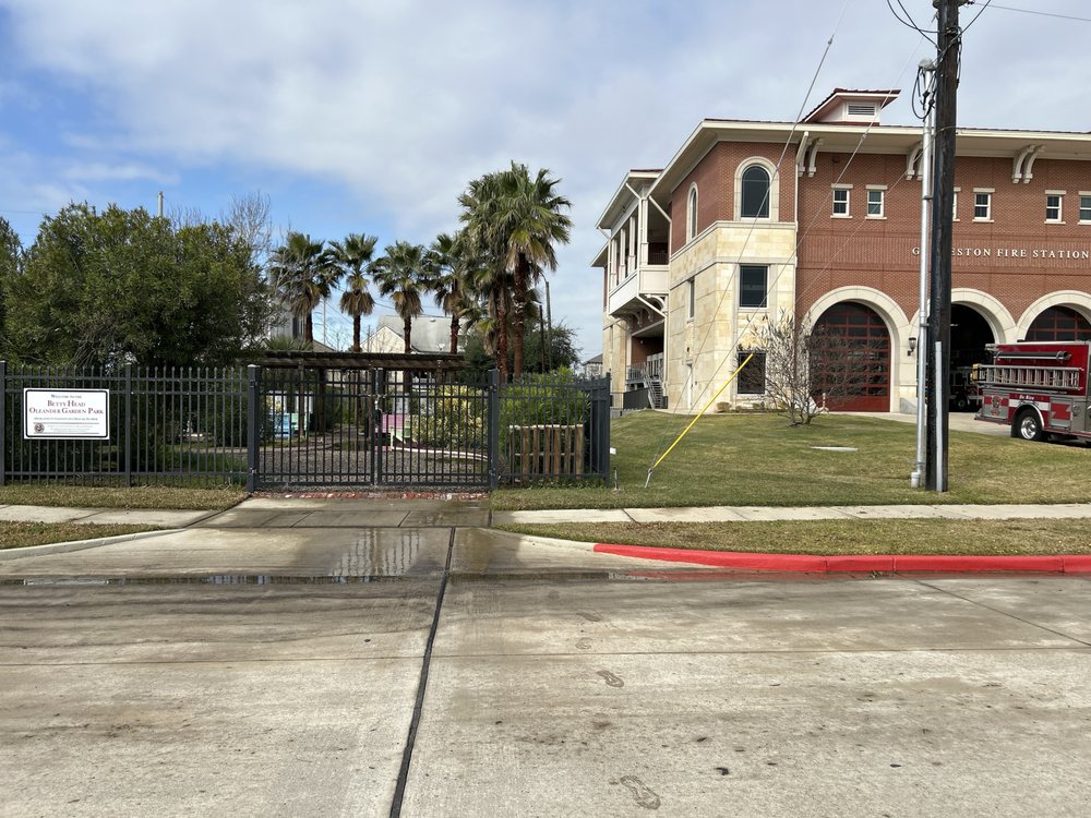 BETTY HEAD OLEANDER GARDEN PARK Updated September 2024 2624 Sealy