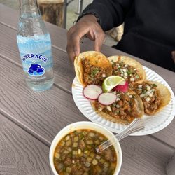 Jennyfer's Taco Truck - Taco asada and adobada