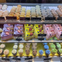 Macarons and cakes Macarons and cakes