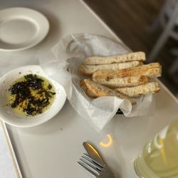 IL Tesoro Ristorante & pizzeria - Fresh Bread with house oil