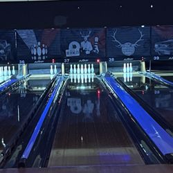 AMF Hall of Fame Lanes - Bowling lanes