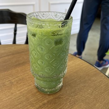 Cafe Ri Yue - Iced matcha latte - Desserts Near Me - Montreal, Quebec