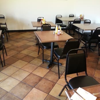 Bre's Gourmet Restaurant and Catering - Dining area - Seafood Near Me - Brighton, Alabama Bre's Gourmet Restaurant and Catering - Dining area - Seafood Near Me - Brighton, Alabama