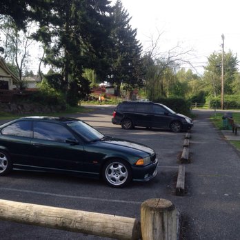 Mini Park at Sprague's Pond - Parking lot for 9 cars. - Parks Near Me - Lynnwood, Washington Mini Park at Sprague's Pond - Parking lot for 9 cars. - Parks Near Me - Lynnwood, Washington