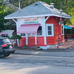 Amore Pizza & Subs - Take out hut