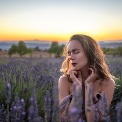 Melanie Morabito Photography - Willing to travel for shoots as well.