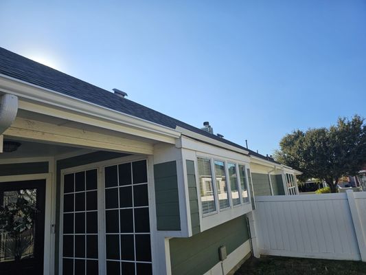 Affordable Gutters and Leaf Guards