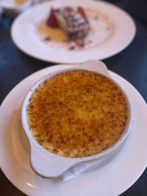 Marlow's Tavern by null